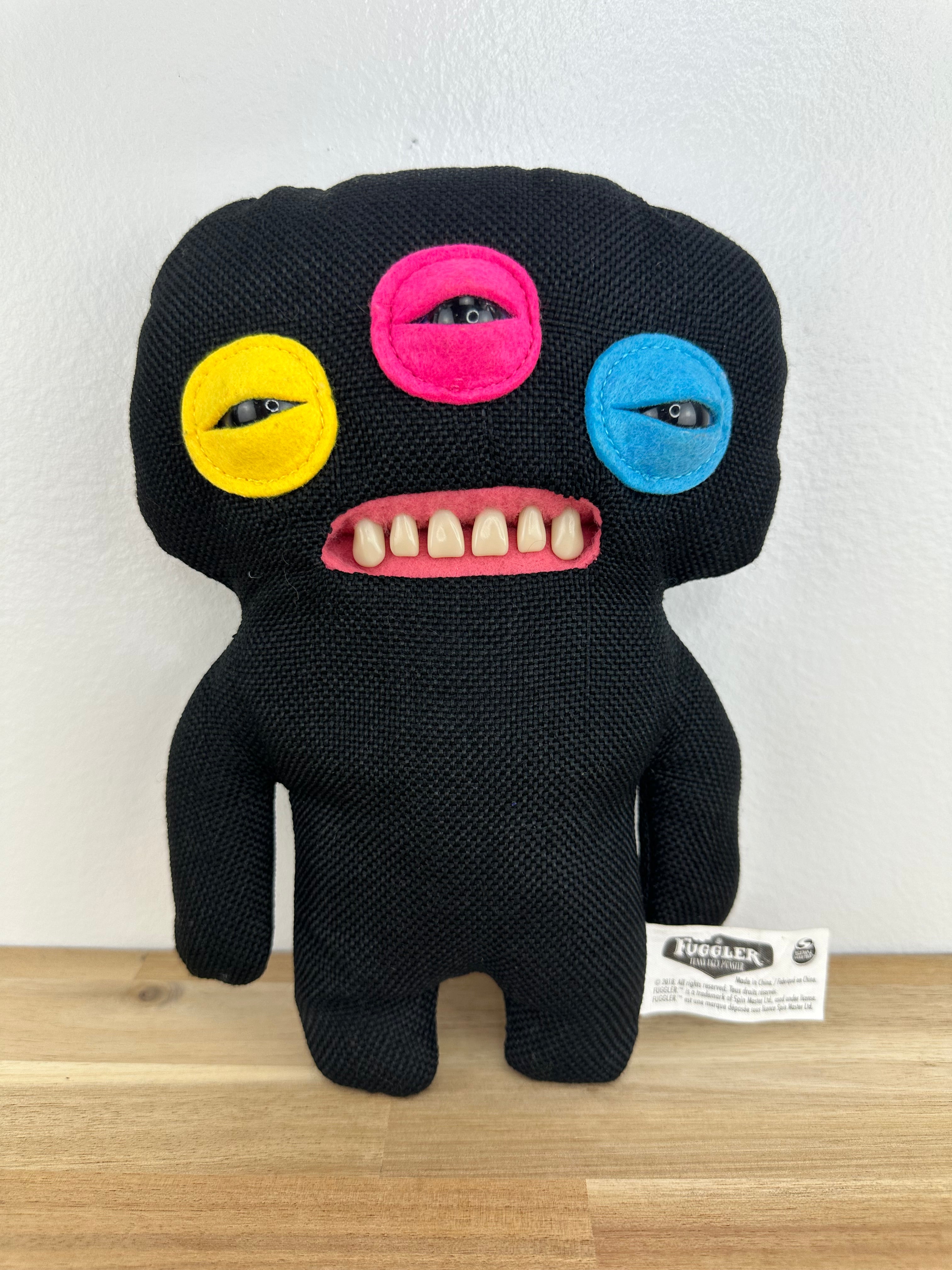 Annoyed Alien Fuggler • Black Burlap • Misfit Fuggler • Zuru • No Box