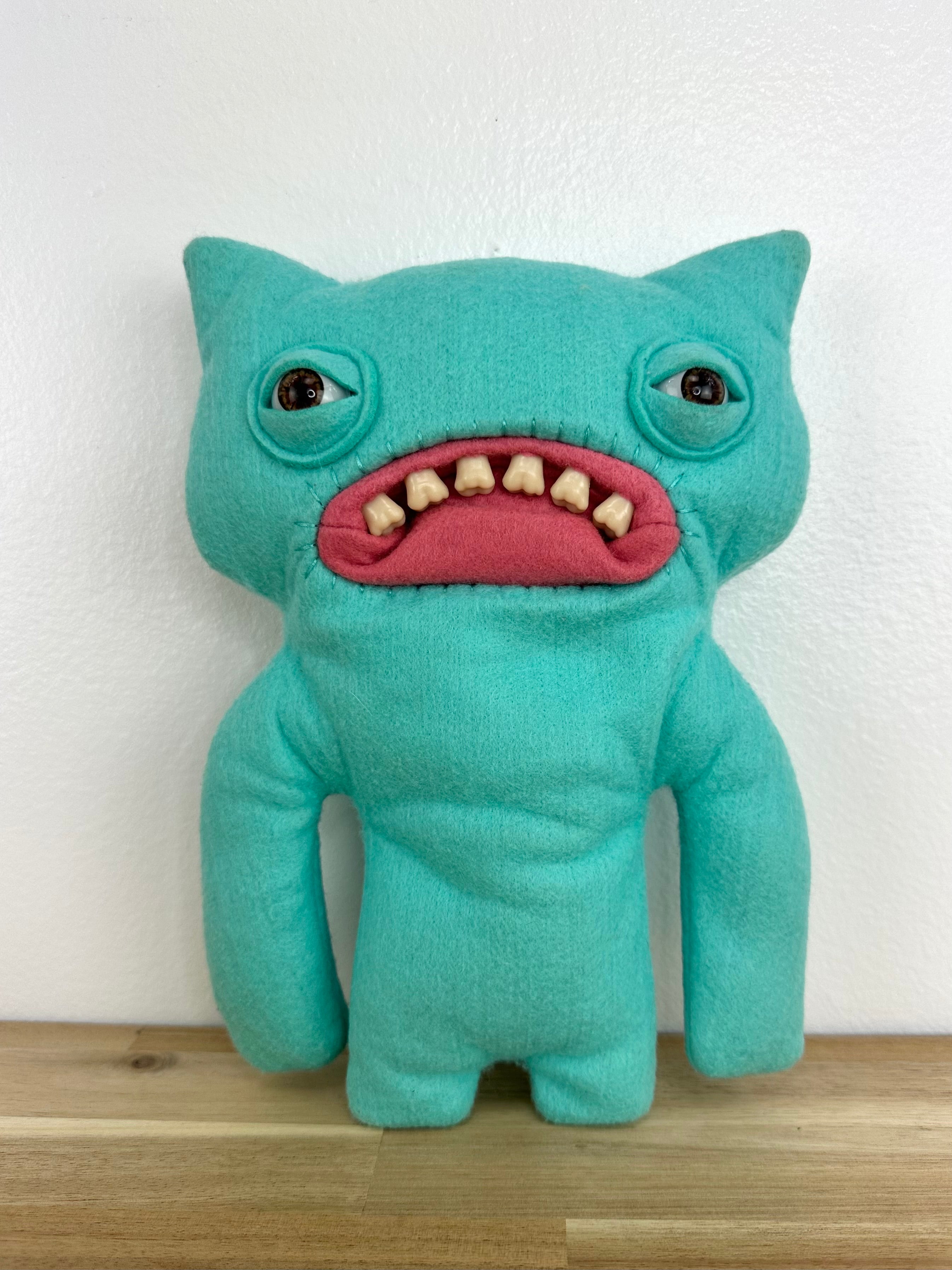 Wide Eyed Weirdo Fuggler • Spin Master • Teal Felt • Tag Cut