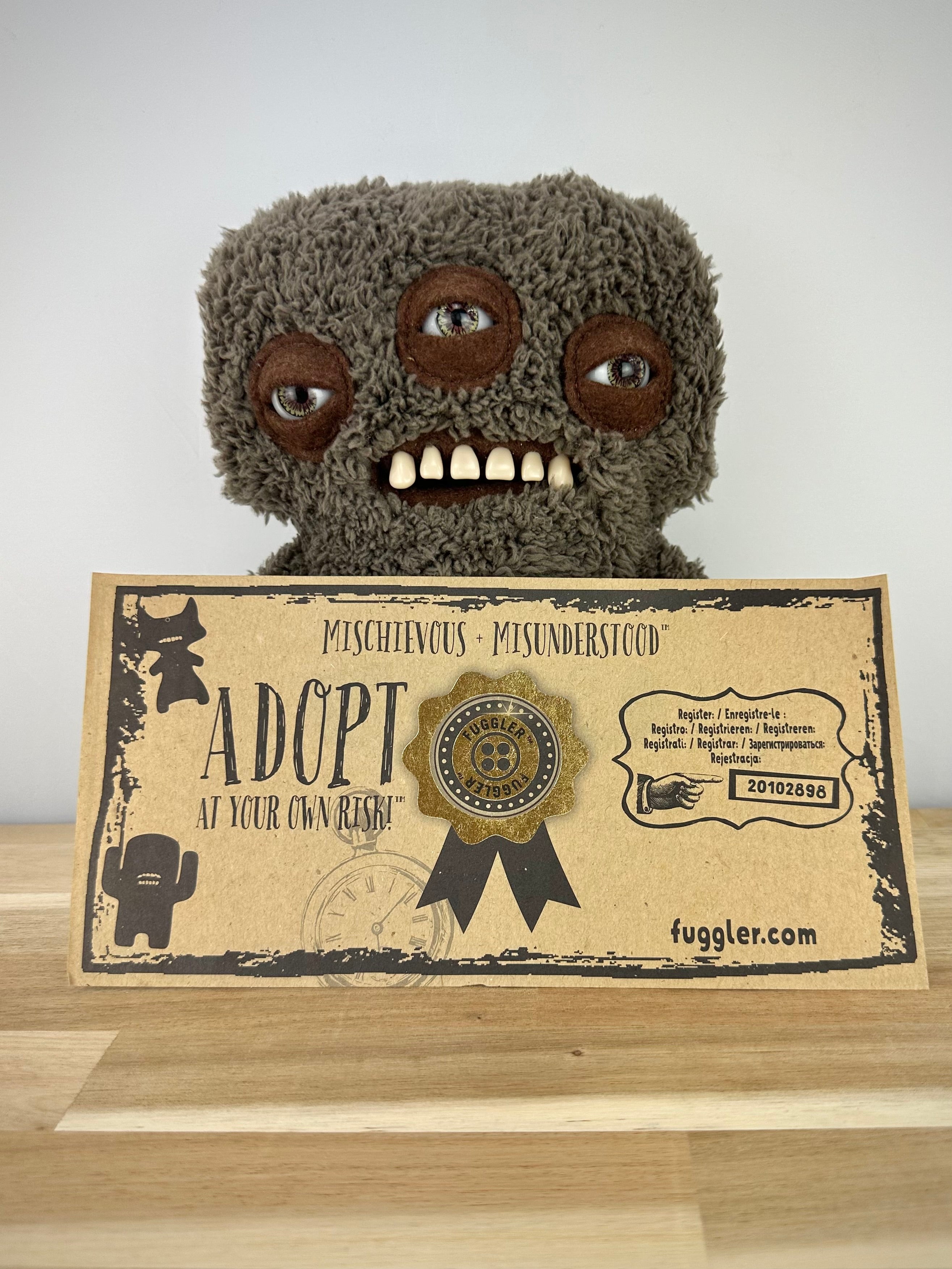 RARE * Fuggler Annoyed Alien •Fuzzy Brown • Spin Master • Open Box with Adoption Certificate