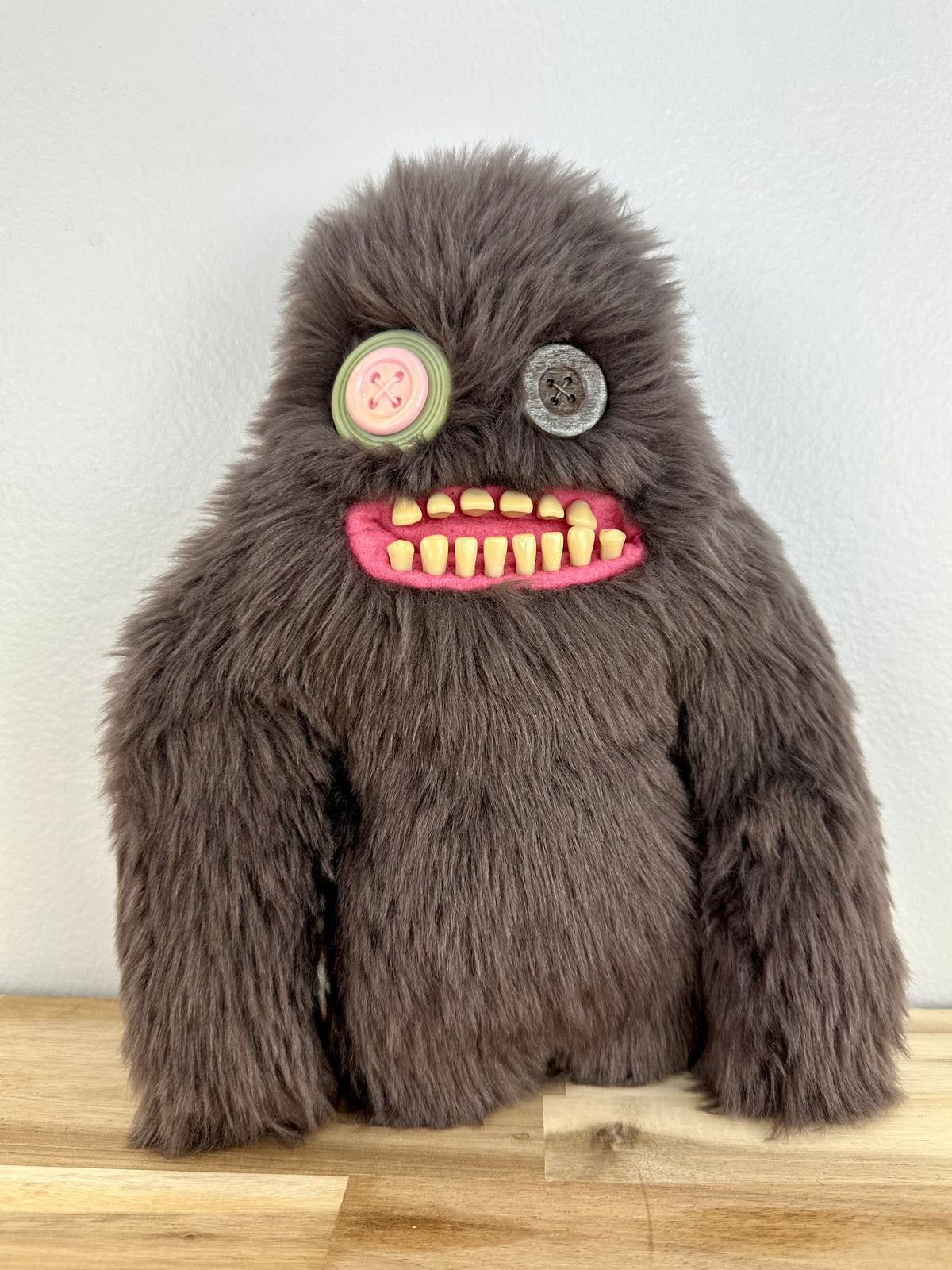 Sasquoosh Fuggler - Brown Fur - Spin Master - Rare - Mint Condition - No Box