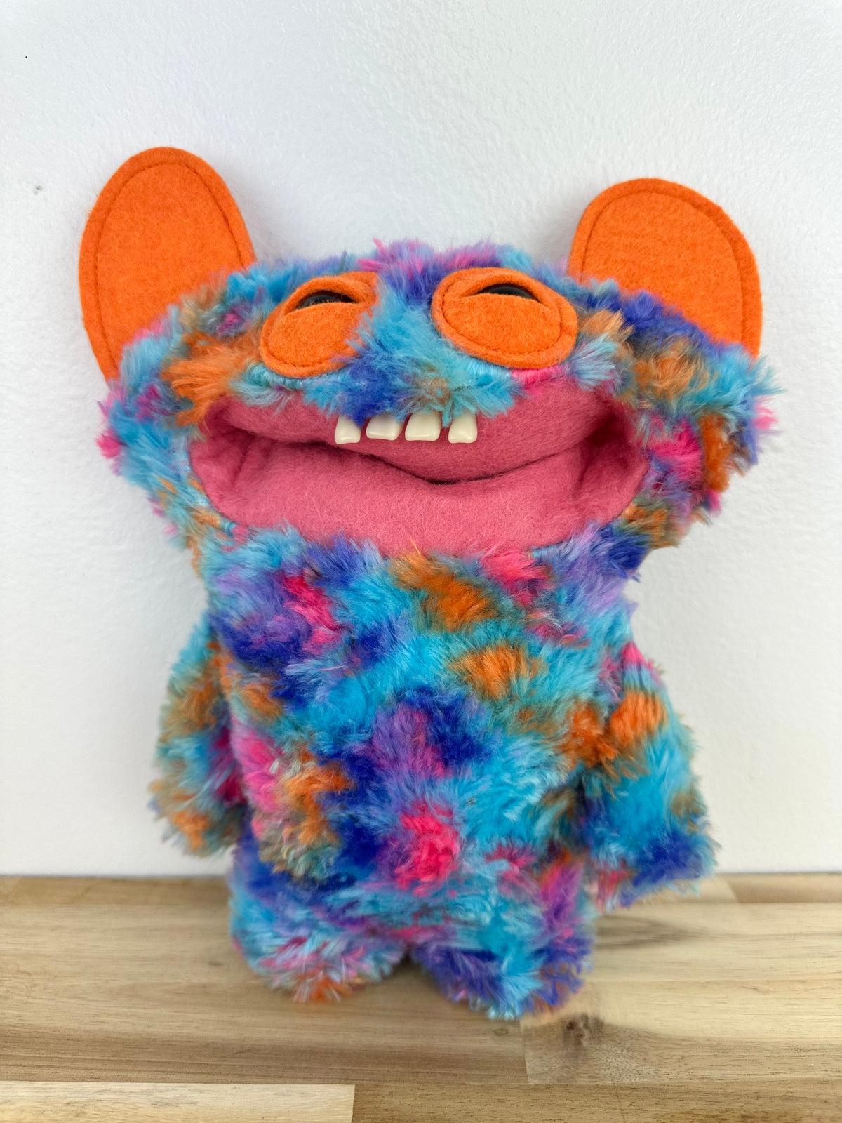 Grin Grin Fuggler - Multicoloured Fur - Chaos Crew - Zuru - No Box