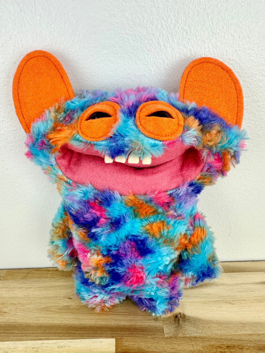 Grin Grin Fuggler - Multicoloured Fur - Chaos Crew - Zuru - No Box