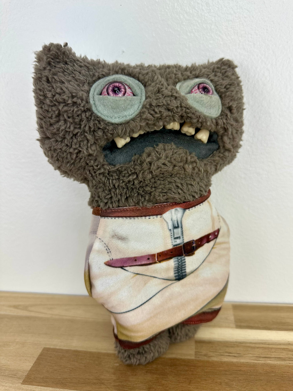 Gnawing Terror Fuggler - Straight Jacket - Short Fur - Bloodshot Blue Eyes - Spin Master - Rare - Mint Condition - No Box