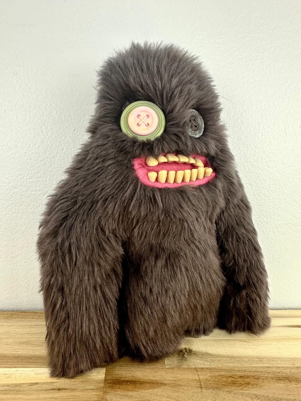 Sasquoosh Fuggler - Brown Fur - Spin Master - Rare - Mint Condition - No Box