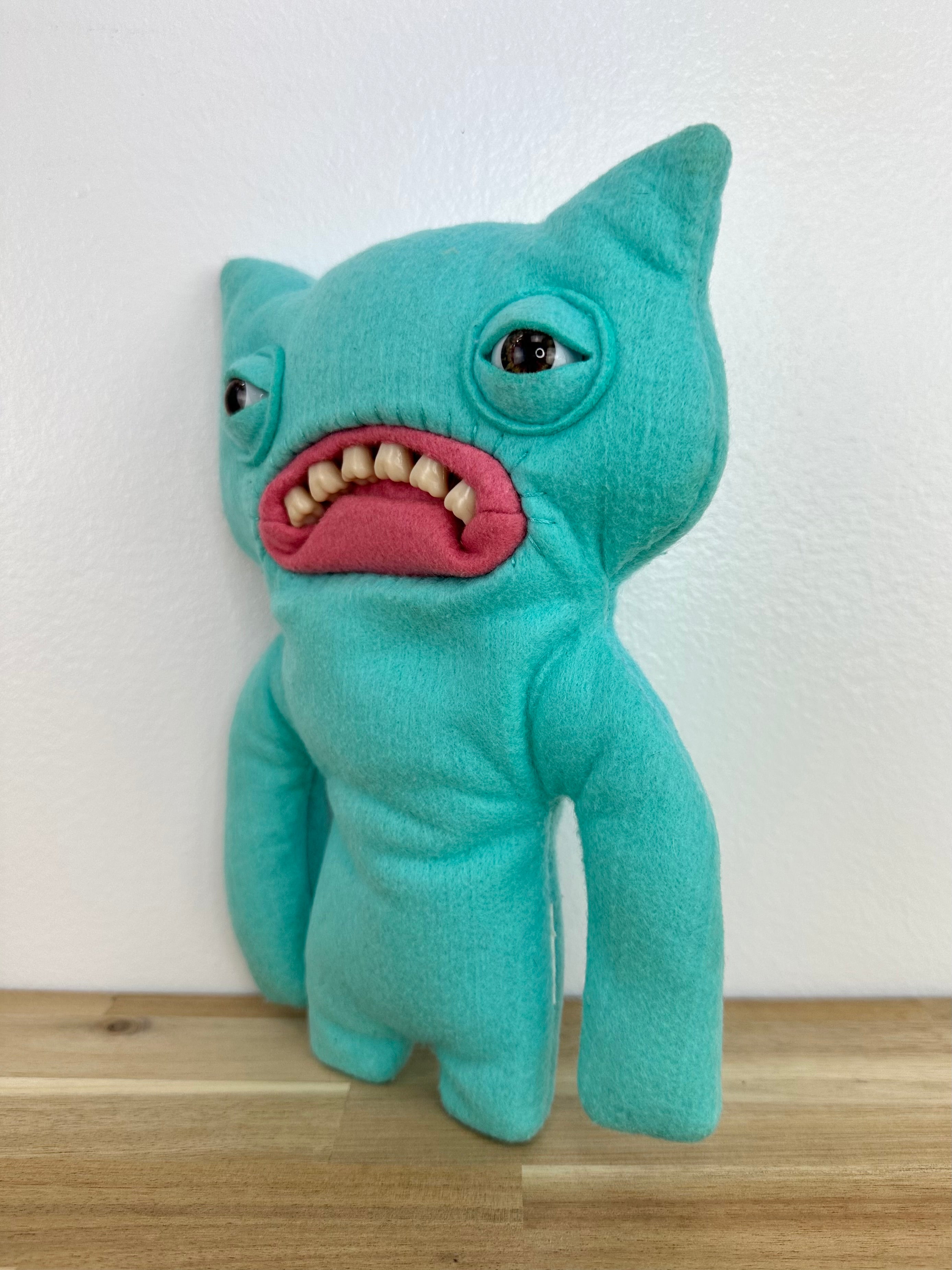 Wide Eyed Weirdo Fuggler • Spin Master • Teal Felt • Tag Cut