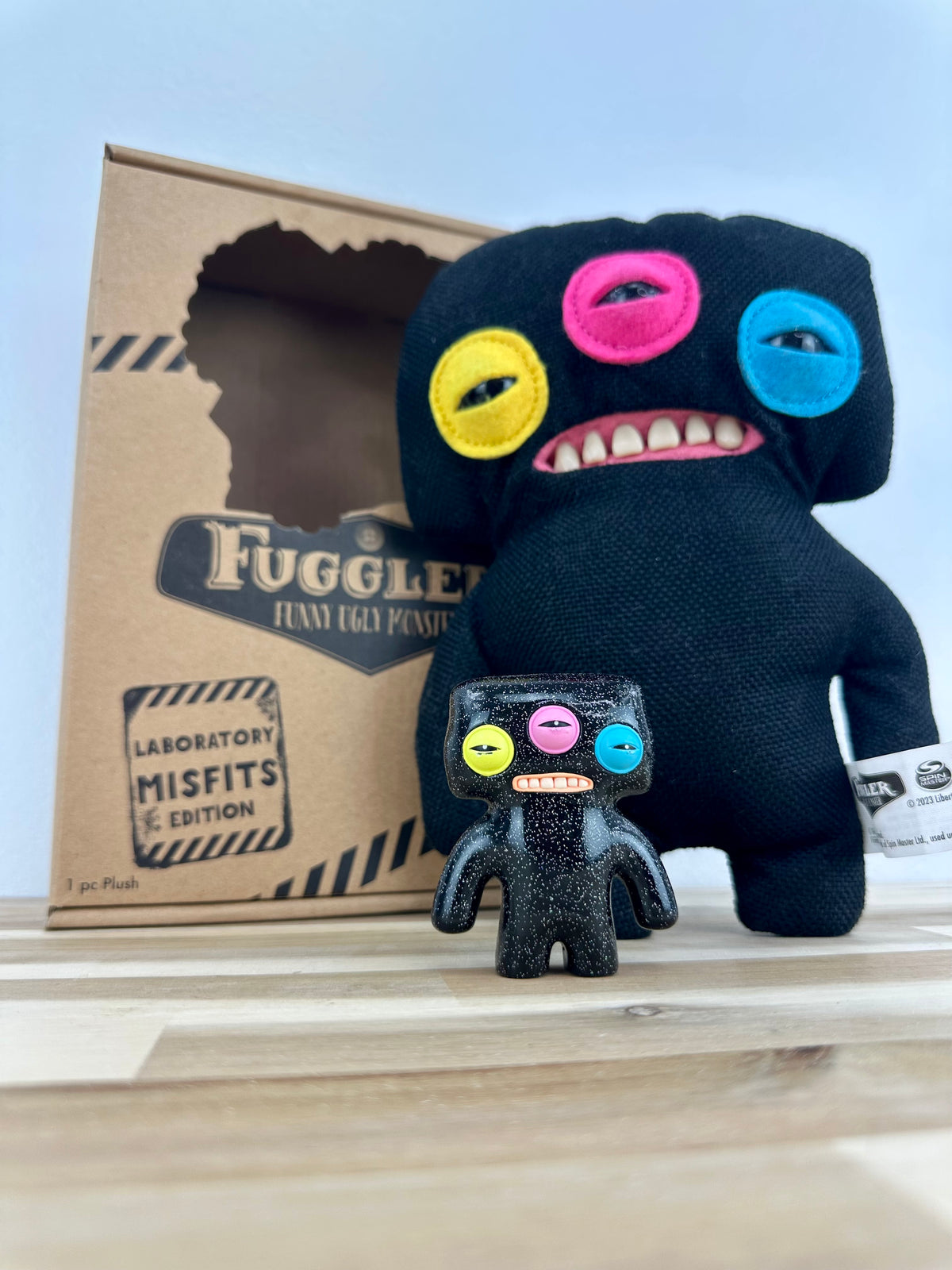 Annoyed Alien Fuggler - Black Burlap - Misfit Fuggler - Addo - Open Box + Flocked Rare Figurine