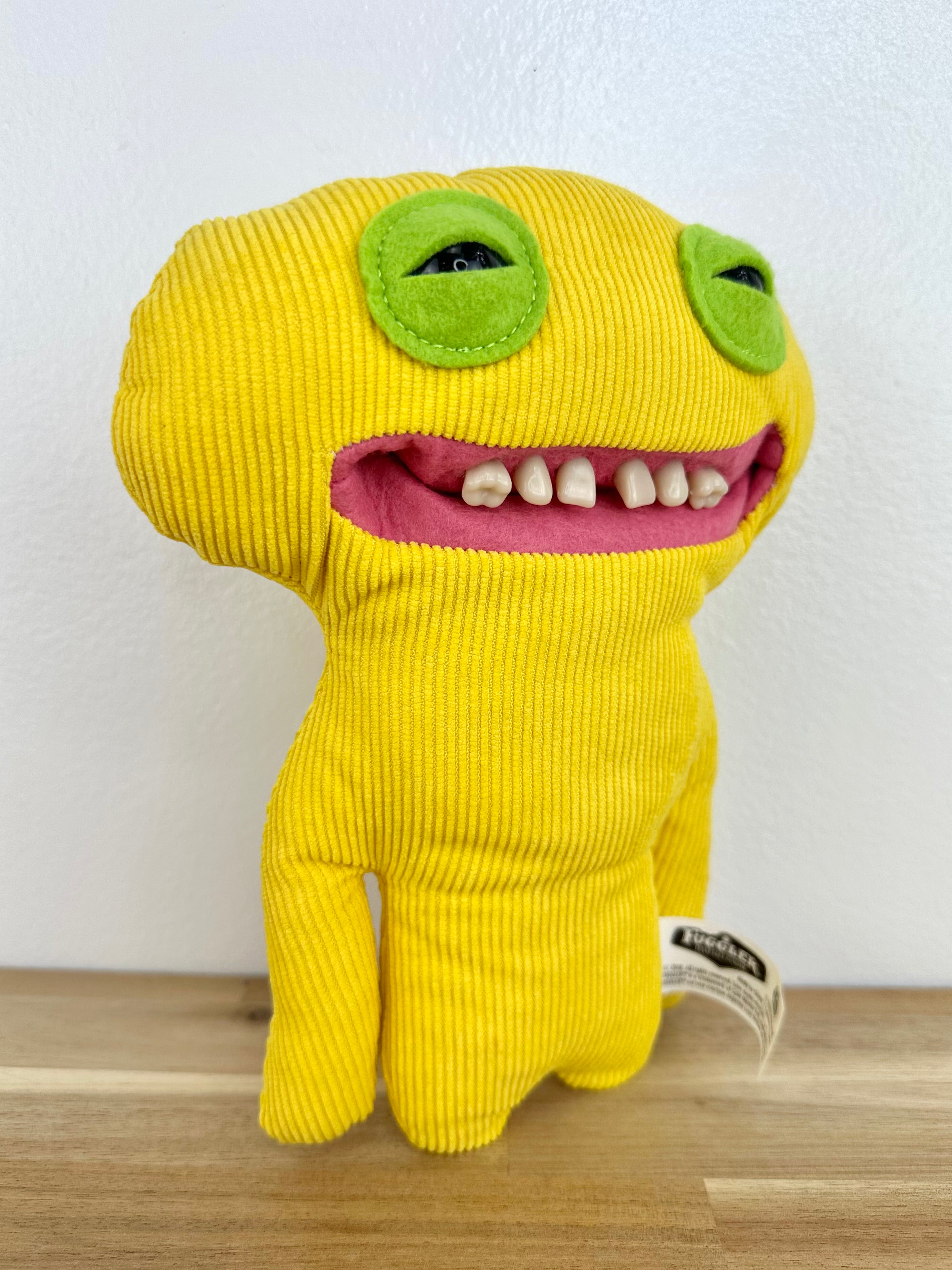 Smiley O Riley Fuggler • Yellow • New Fuggs • Zuru • MINT Condition • No Box