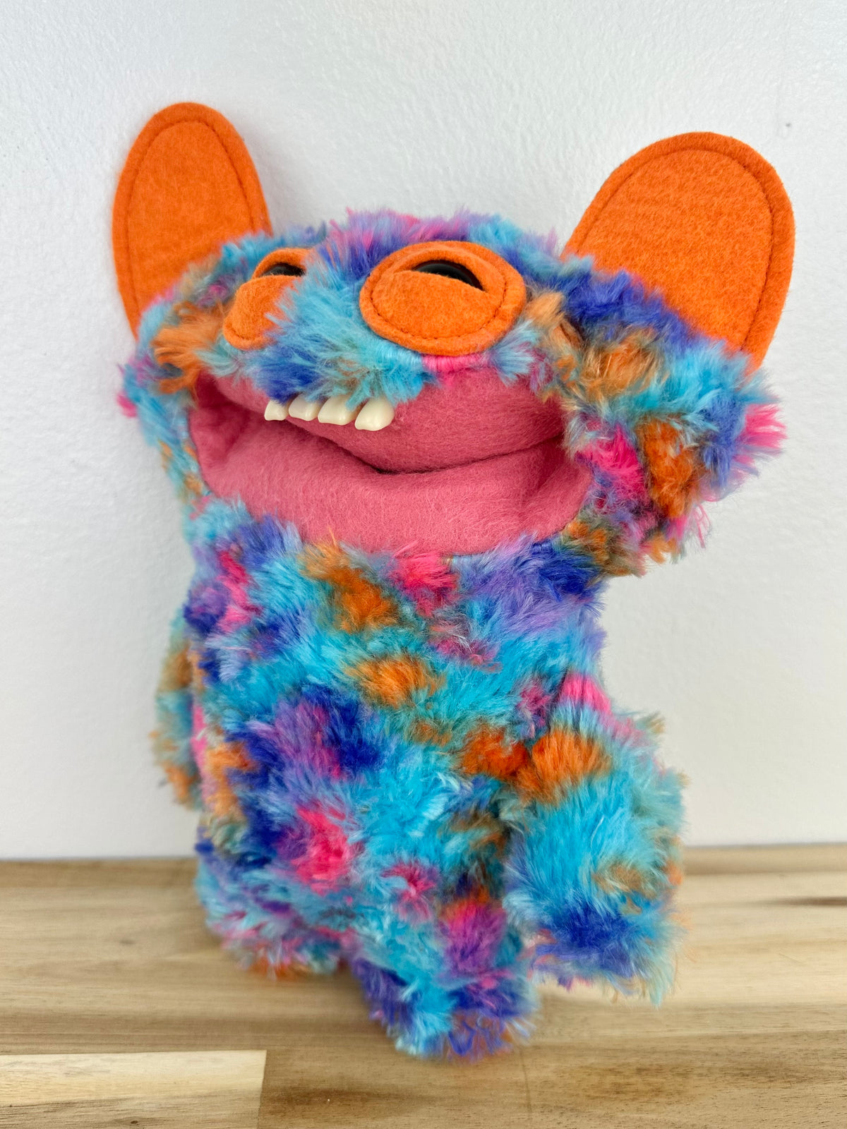 Grin Grin Fuggler - Multicoloured Fur - Chaos Crew - Zuru - No Box