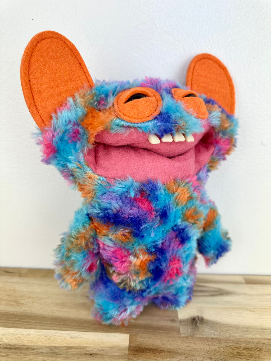 Grin Grin Fuggler - Multicoloured Fur - Chaos Crew - Zuru - No Box